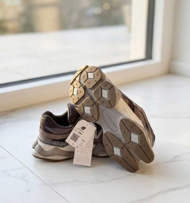 New Balance 9060 Mushroom - Premium