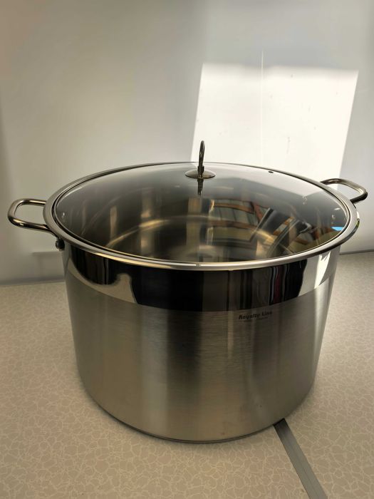 Oala inox 40x27 cm 34 litri cu capac sticla 380 lei