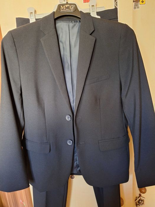 Costum baieti bleumarin C&A