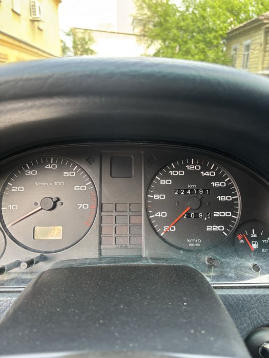 Продам Ауди 80 б3