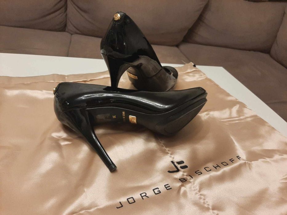 Обувки с ток от естествена кожа