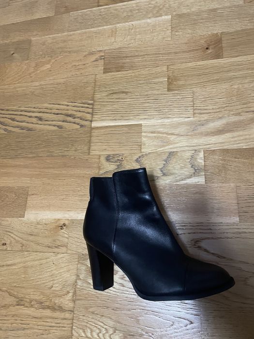 Botine Clarks din piele ,marimea 37