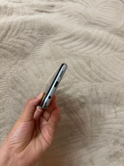 Телефон Сатамын  Xiaomi Redmi Note 9 Pro