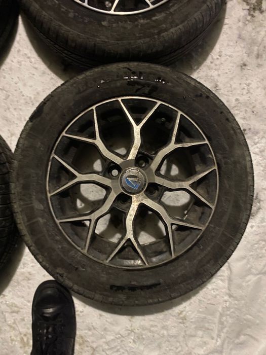 R14 185/60 литые диски с резиной