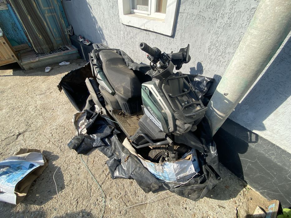 Продам скутер танк 150 куб