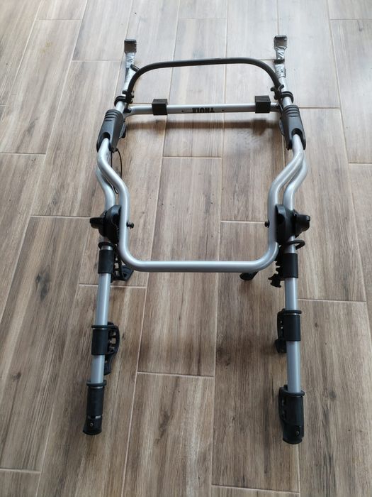 Suport auto Thule Clip On  pentru 3 biciclete