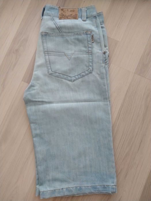 Blugi pantaloni scurti peste genunchi W33 talie 44cm