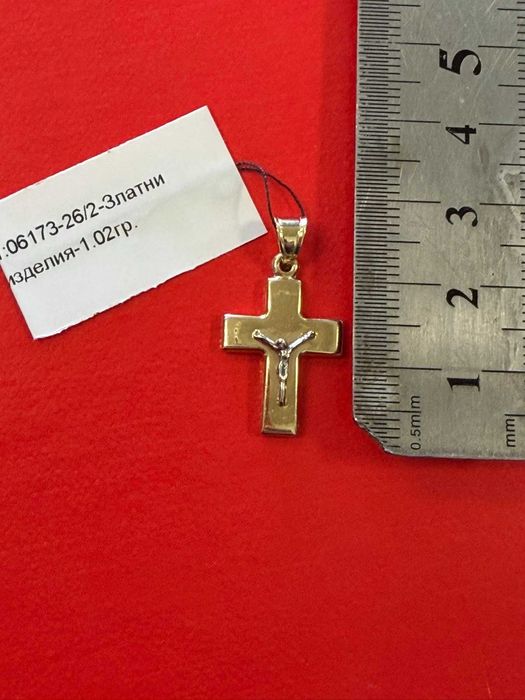 Златна висулка кръст- 1.02 гр 14 карата