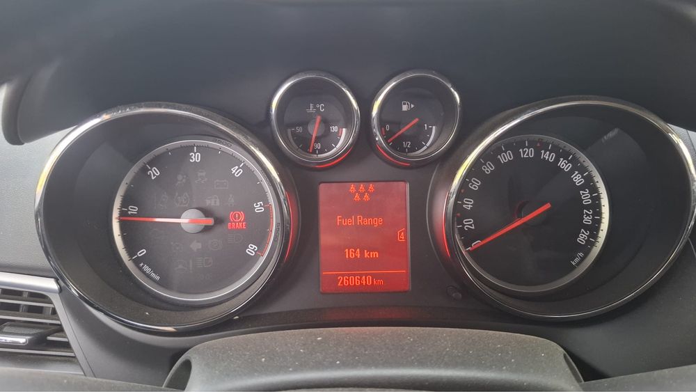 Vand opel zafira tourer  7 locuri