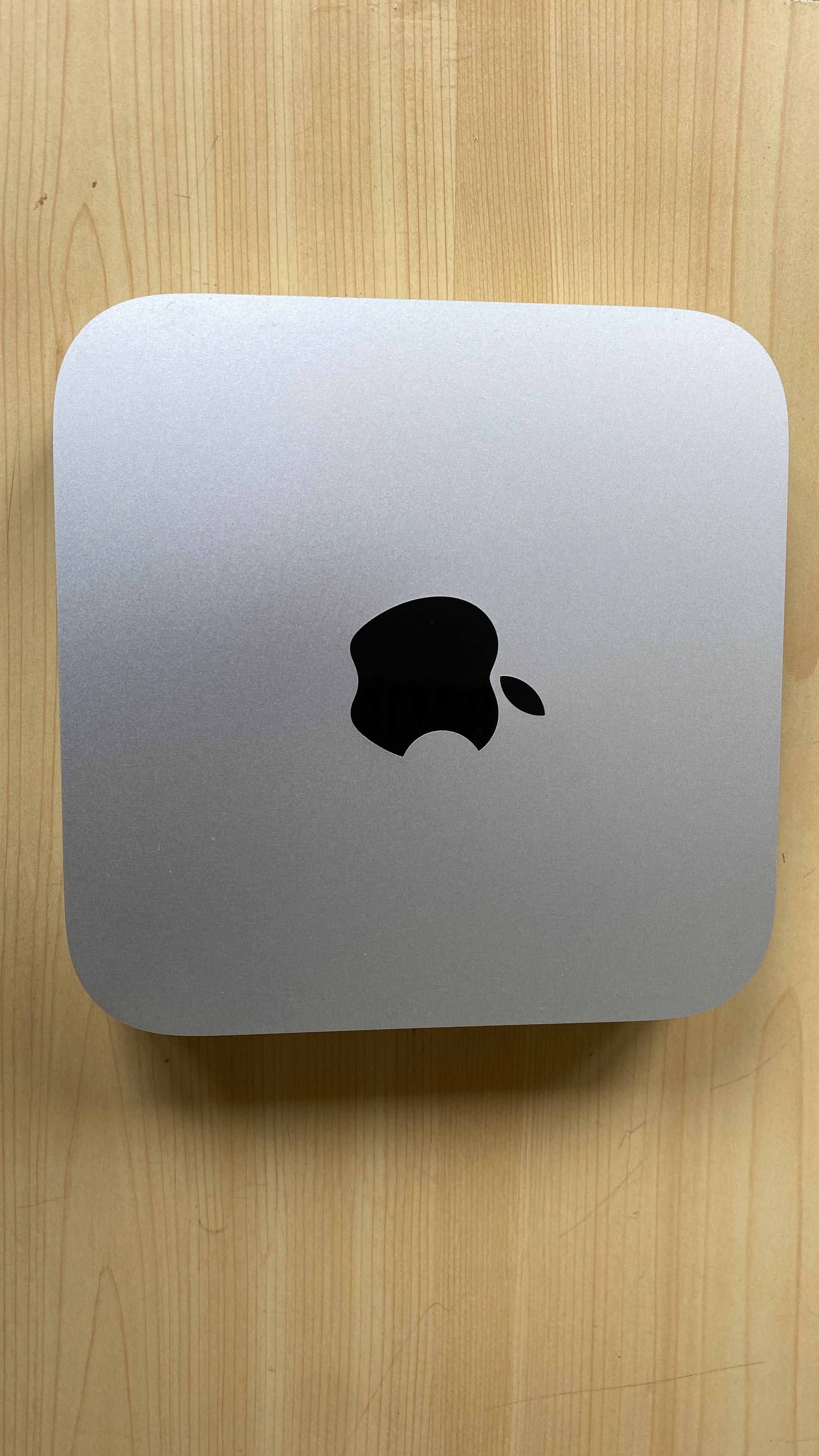 Неразличим от нов Apple Mac mini M1, 8GB, 256 GB + екстри гр 