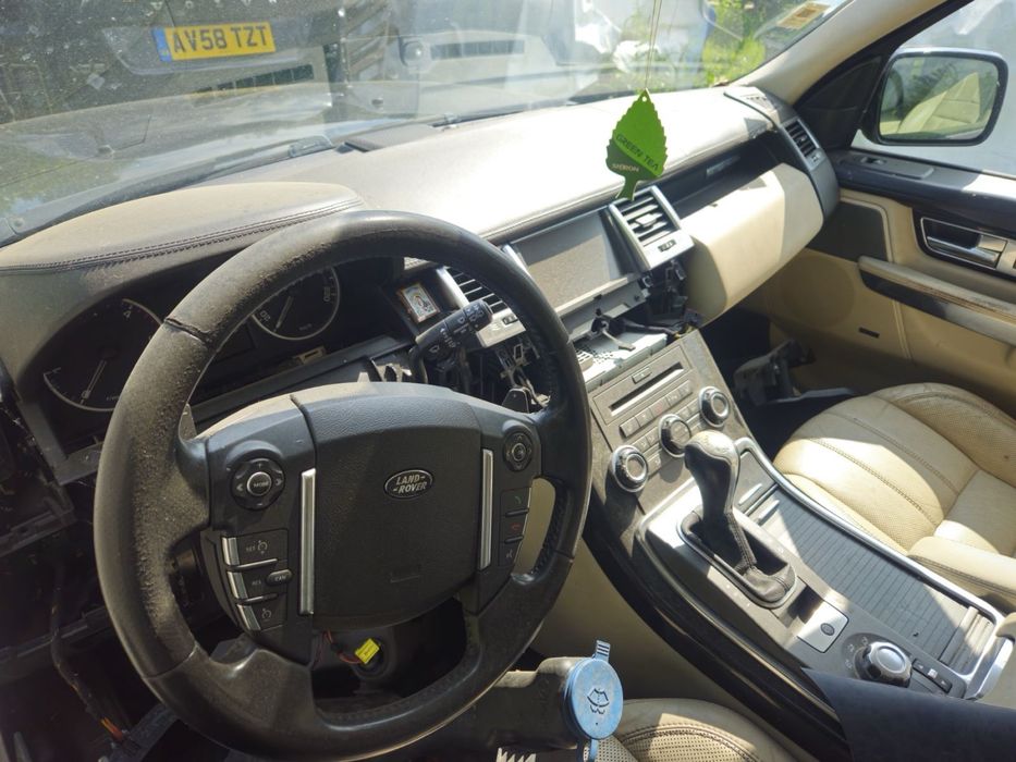Range Rover Sport HSE на части