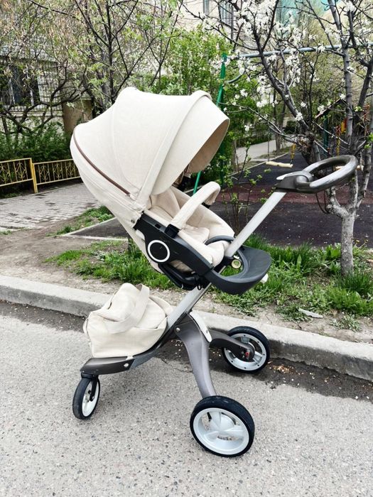 Коляска прогулочная Stokke Xplory