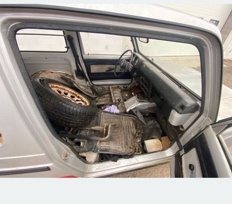 Suzuki Samurai necesita putina reparatie