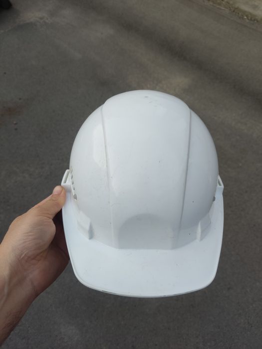 Продам строительную каску