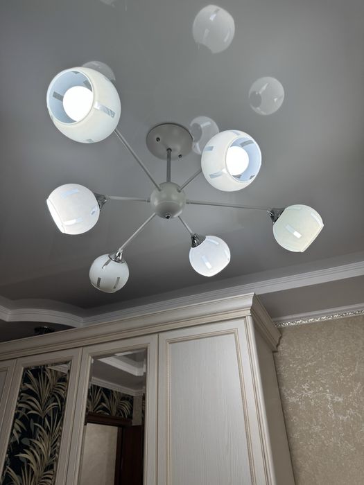 Люстра 5000.       M