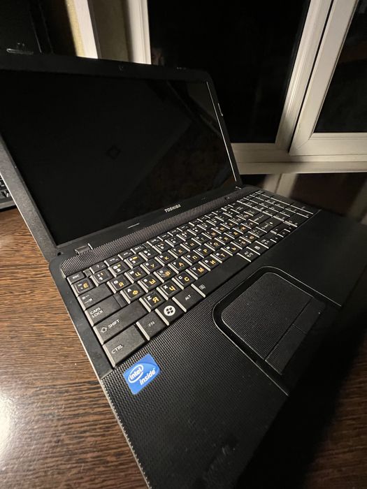Ноутбук Toshiba в хорошем состоянии
