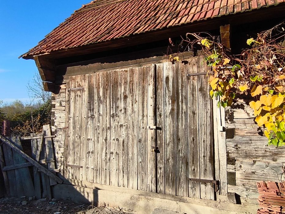 Șură din lemn de brad