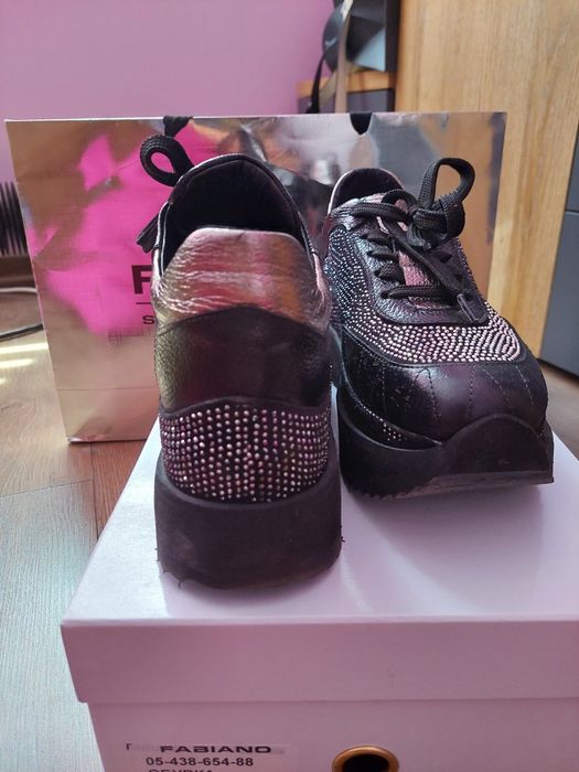 Оригинални обувки