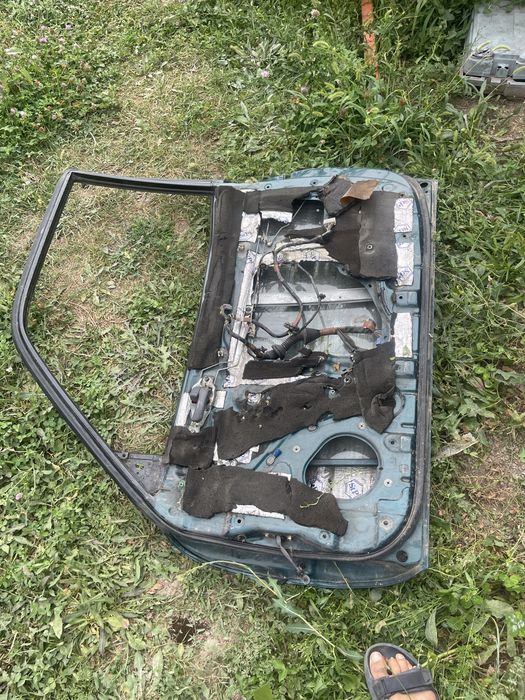 Дверь Toyota Rav 4