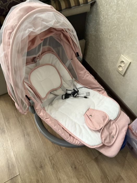 Шезлонг детский новый