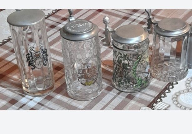 Vând urgent halbe pentru bere cu capac