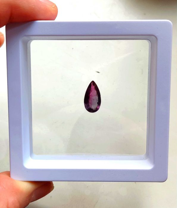 Турмалин природный