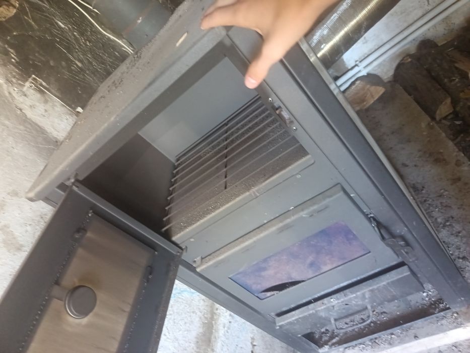 Termo semineu pe lemne, brichete și cărbune fornnelo BRM E,24 KW , cuptor