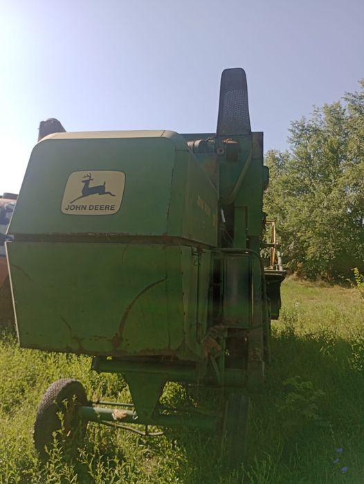 Combină John Deere 330