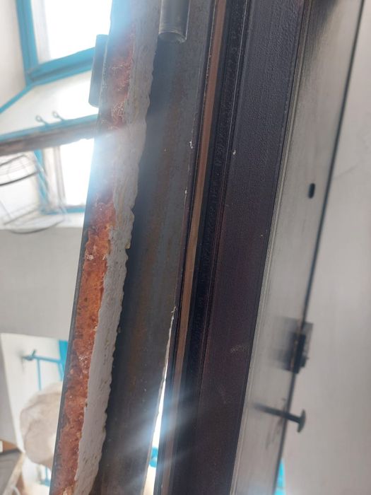 Продам дверь металлическую б/у