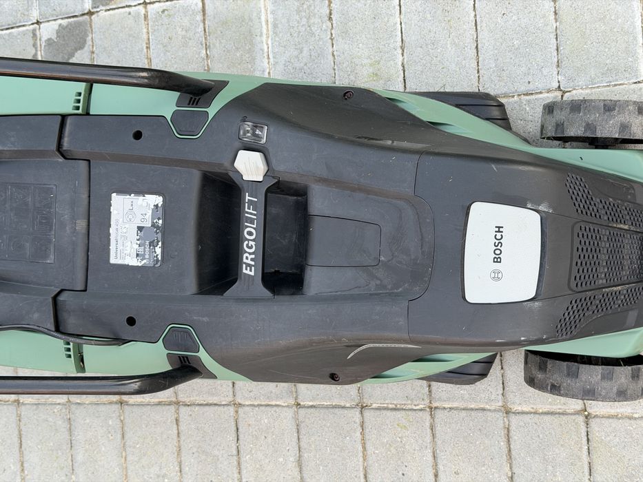 Masina tuns iarba BOSCH  Universal Rotak 540