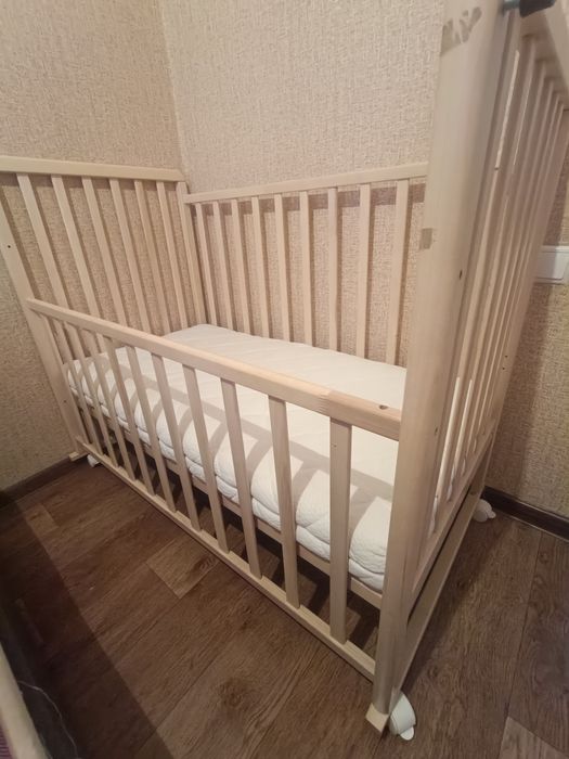 Кровать детская с матрасом