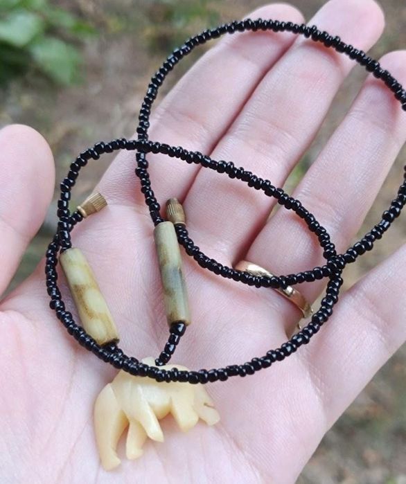 Colier lant din margele negre cu un pandantiv  forma de elefant copii