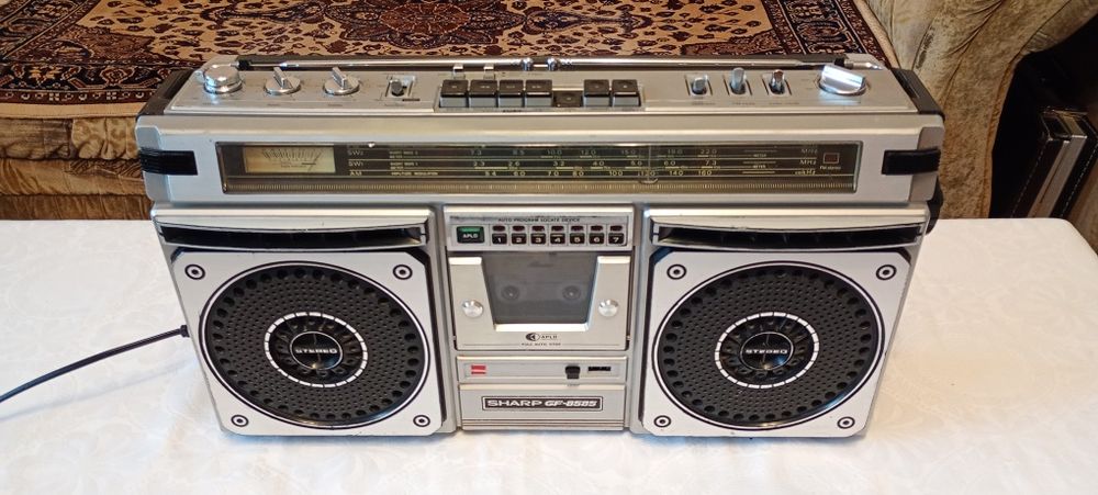 Radio-casetofon SHARP Gf-8585 X