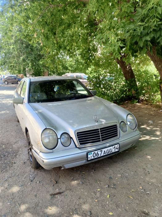 Мерседес 210(Лупатик).