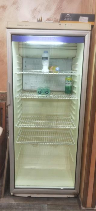 Хладилна витрина