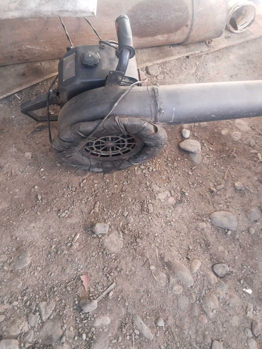 Продам воздоходувкуа бензиновая