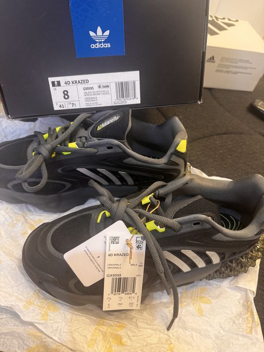 Кроссовки Адидас оригинал.