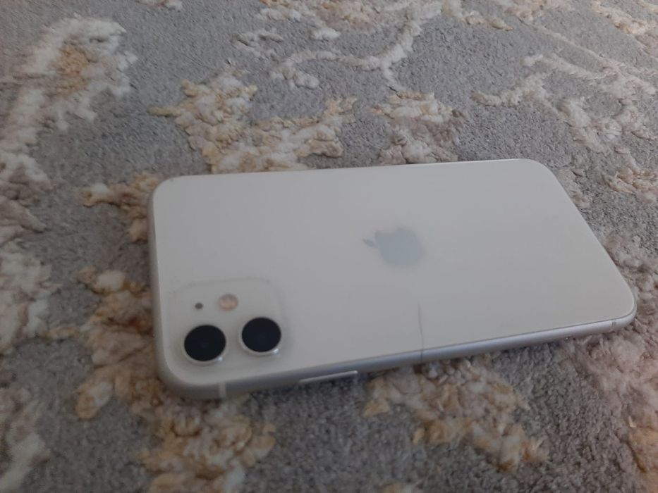 Продам айфон 11 в идеальном состояний