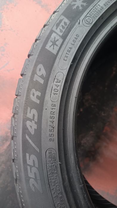 255/45/19 Michelin