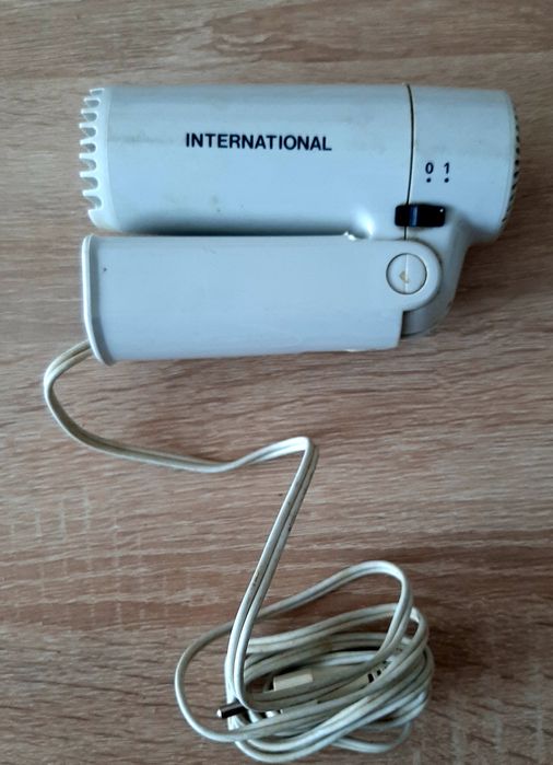 Сервиз от 6чаши и Сгъваем,мини сешоар