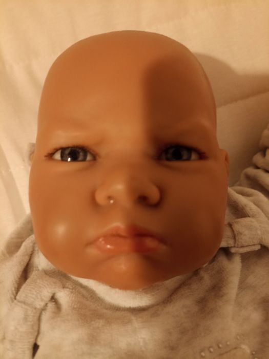 Bebeluș reborn pătuț hăinuțe accesorii