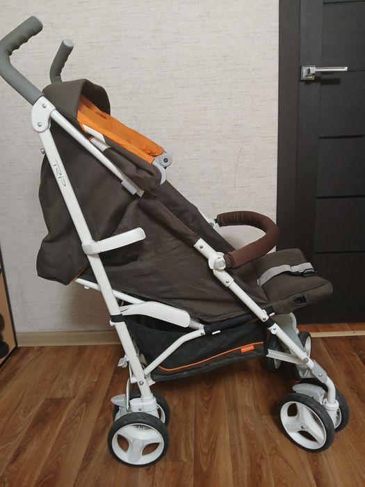 Продам детскую прогулочную коляску.