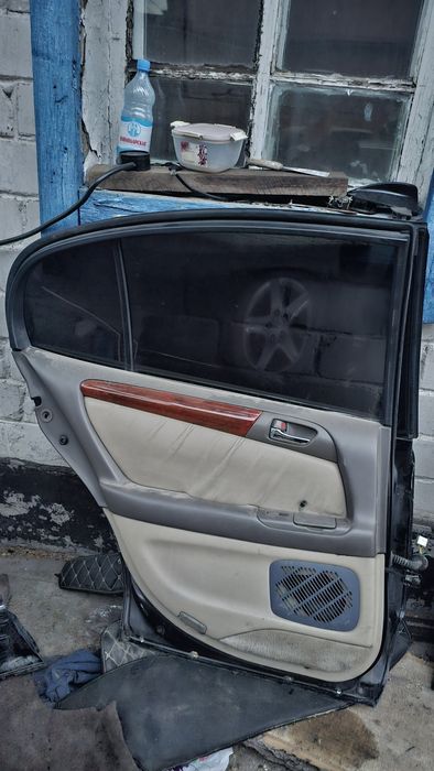 Продам двери gs300