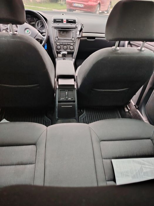 Vând Skoda Octavia 2DSG