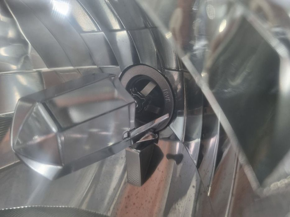 Far Stanga Subaru Forester 2007 - 2010 SUV 4 Usi (1210) Xenon CLEMA RUPTA