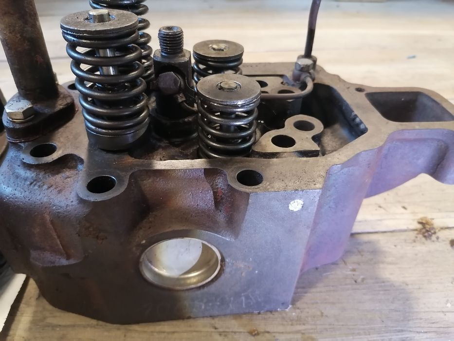 Set 6 chiuloase complete de motor OM346 MERCEDES BENZ, cu supape, arcuri, culbutori