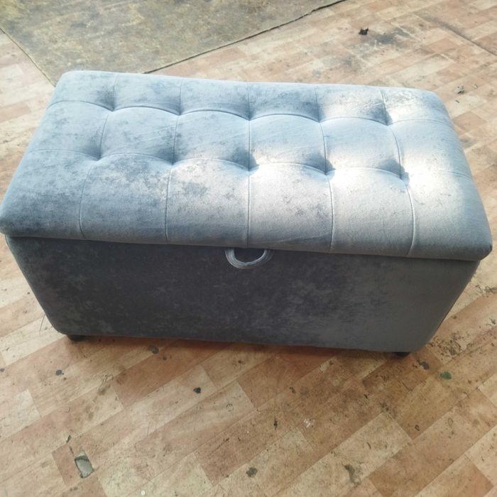 продам банкетку пуфик .