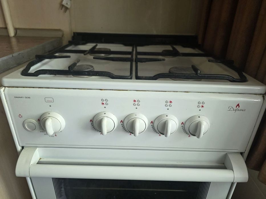Срочно продаётся газ плита размеры 50х50