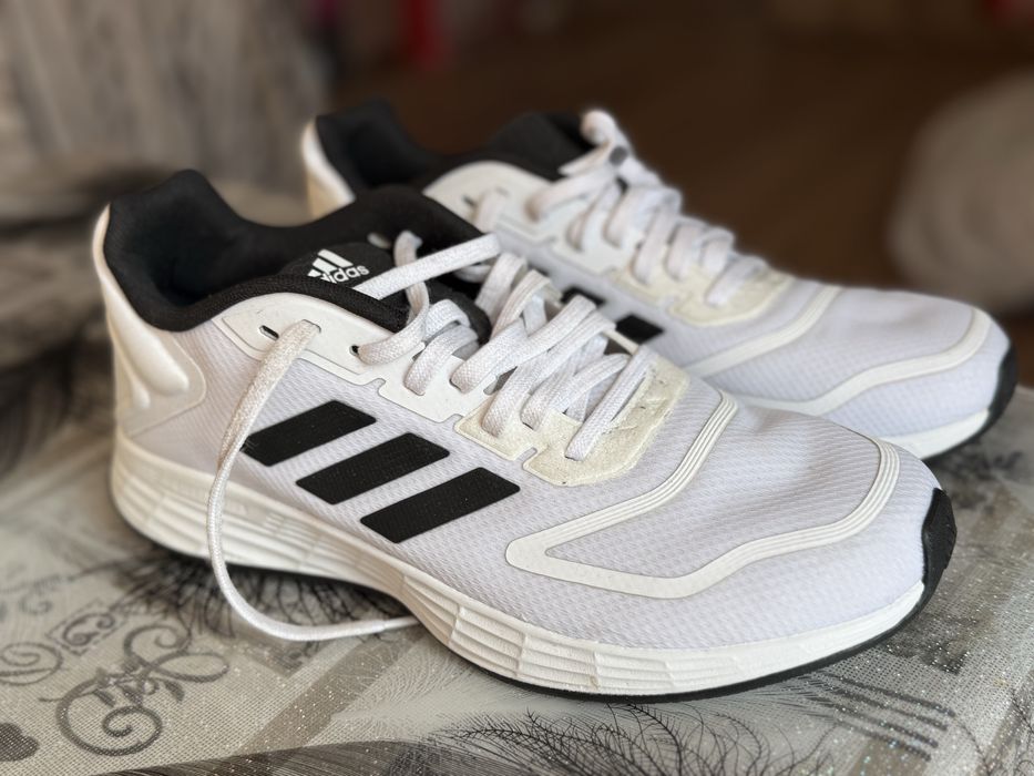 Маратонки Adidas 40 номер