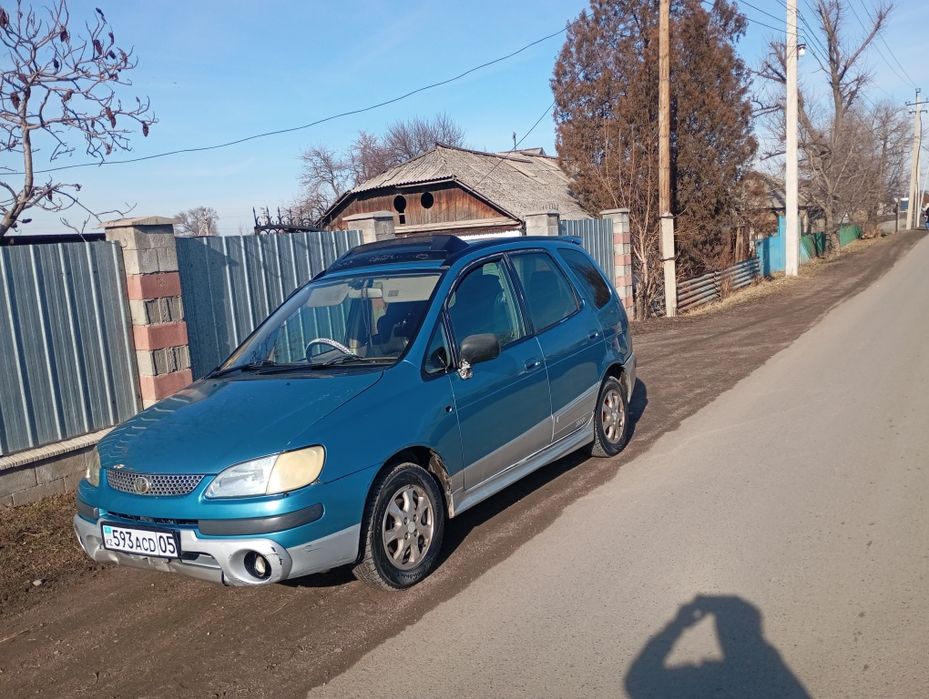 Тойота Карола спасио